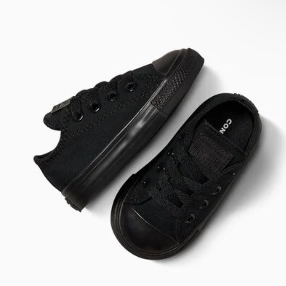 CONVERSE infant size 4